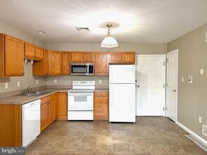 531 W Penn Ave in Robesonia, PA - Building Photo - Building Photo