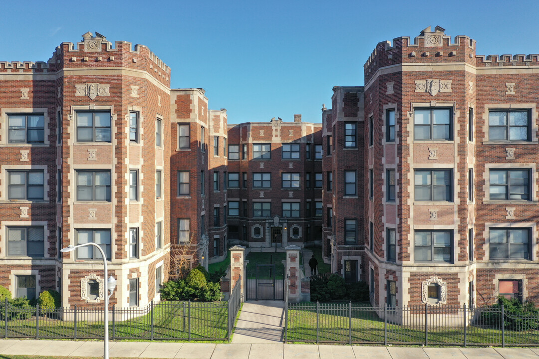 7945-7955 S. Drexel Ave. in Chicago, IL - Building Photo