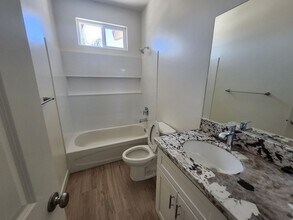 8606 Grandy St in Bakersfield, CA - Building Photo - Building Photo