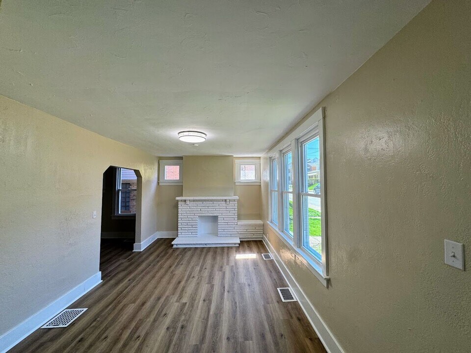 1680 Potomac Ave in Pittsburgh, PA - Building Photo