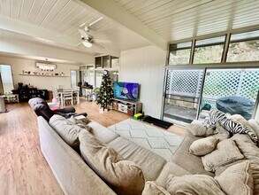 1219 Ala Aolani St in Honolulu, HI - Building Photo - Building Photo