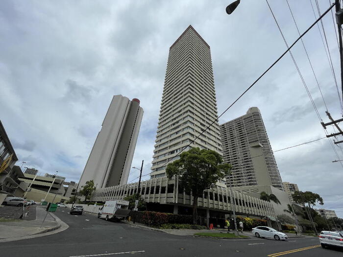 2525 Date St in Honolulu, HI - Building Photo