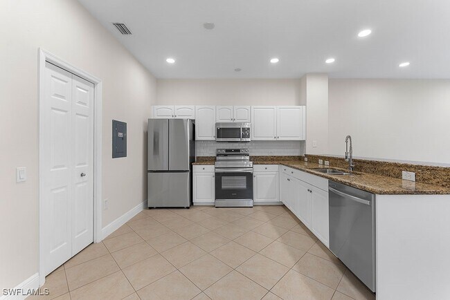 10041 Heather Ln in Naples, FL - Building Photo - Building Photo