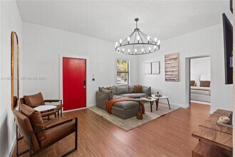 601 SW 1st St in Hallandale Beach, FL - Foto de edificio - Building Photo