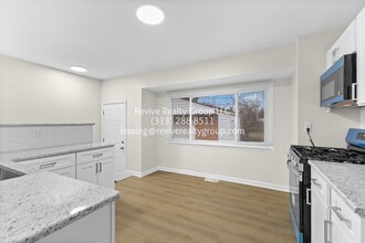 1746 Beaupre Ave in Madison Heights, MI - Building Photo - Building Photo