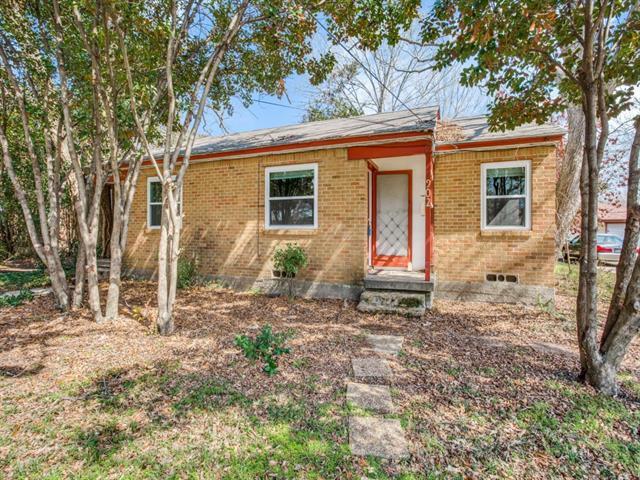 902 Denton St in Denton, TX - Building Photo