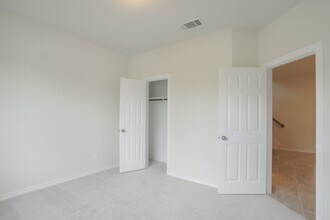 3 Pioneer Canyon Pl in Tomball, TX - Building Photo - Building Photo