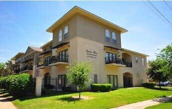 4230 Highland Rd in Baton Rouge, LA - Building Photo - Building Photo