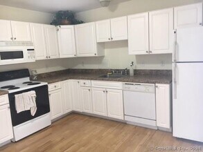 108 Mohican Ave in Waterbury, CT - Building Photo - Building Photo