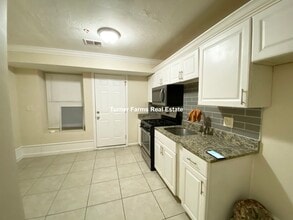 712 Shawmut Ave, Unit 2L in Boston, MA - Foto de edificio - Building Photo