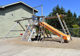 Beacon Crest in Lincoln City, OR - Building Photo - Building Photo