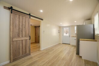 505 Headingly Ave NW-Unit -Casita in Albuquerque, NM - Building Photo - Building Photo