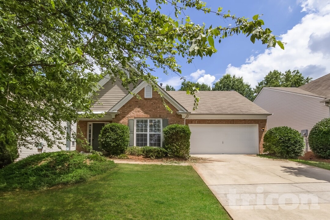 6610 Waveland Dr in Cumming, GA - Building Photo