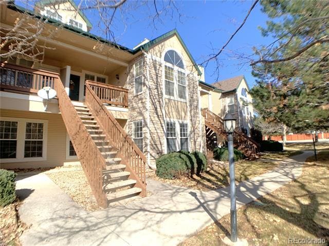 4035 S Dillon Way in Aurora, CO - Foto de edificio