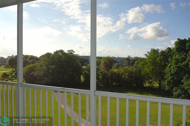 2661 S Course Dr in Pompano Beach, FL - Building Photo - Building Photo