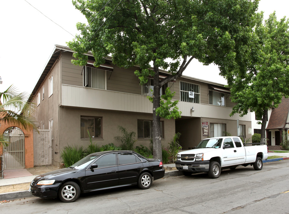 Palm Terrace in Long Beach, CA - Building Photo