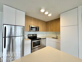 2345 N Clark St, Unit 1 Bed in Chicago, IL - Building Photo