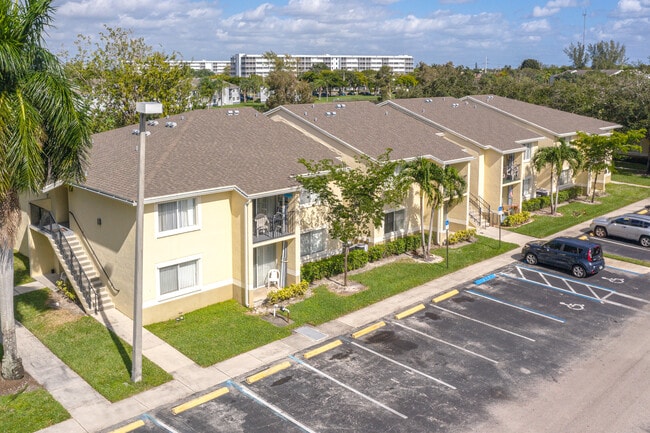 The Hamlet at Walden Pond - Senior 62+ in Miami Gardens, FL - Foto de edificio - Building Photo