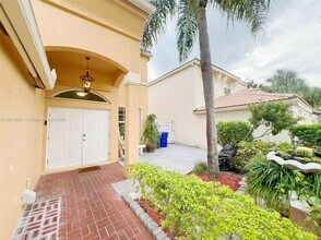 15868 NW 4th St in Pembroke Pines, FL - Building Photo - Building Photo