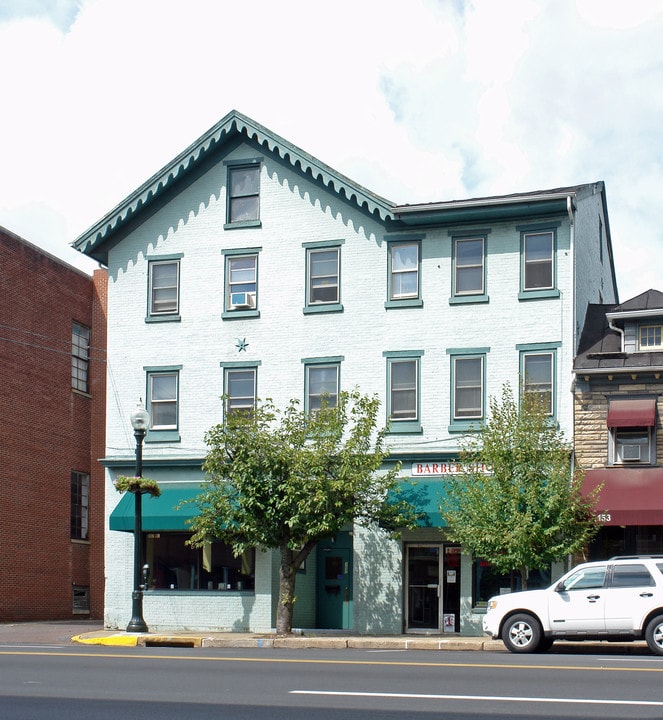 157 W Main St in Bloomsburg, PA - Foto de edificio