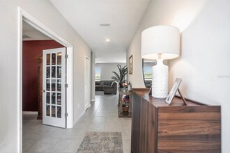 1655 Blue Rose Dr in Ruskin, FL - Building Photo - Building Photo