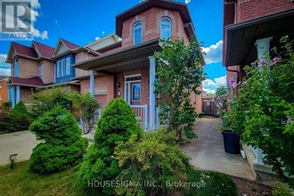 69 Peachwood Crescent in Hamilton, ON - Building Photo - Building Photo