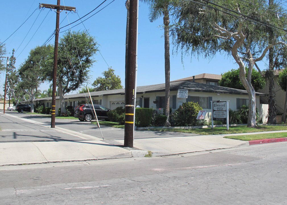 Elmwood Villa Apartments in Downey, CA - Building Photo