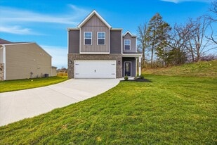 702 N Saulsbury Ln in Clinton, TN - Building Photo