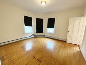 1 Folsom Ave, Unit 3 in Boston, MA - Building Photo - Building Photo