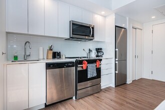 1635 Rue Berri in Montréal, QC - Building Photo - Building Photo