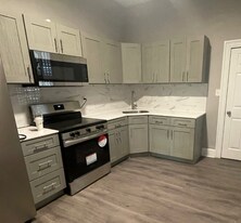 642 E Indiana Ave in Philadelphia, PA - Building Photo