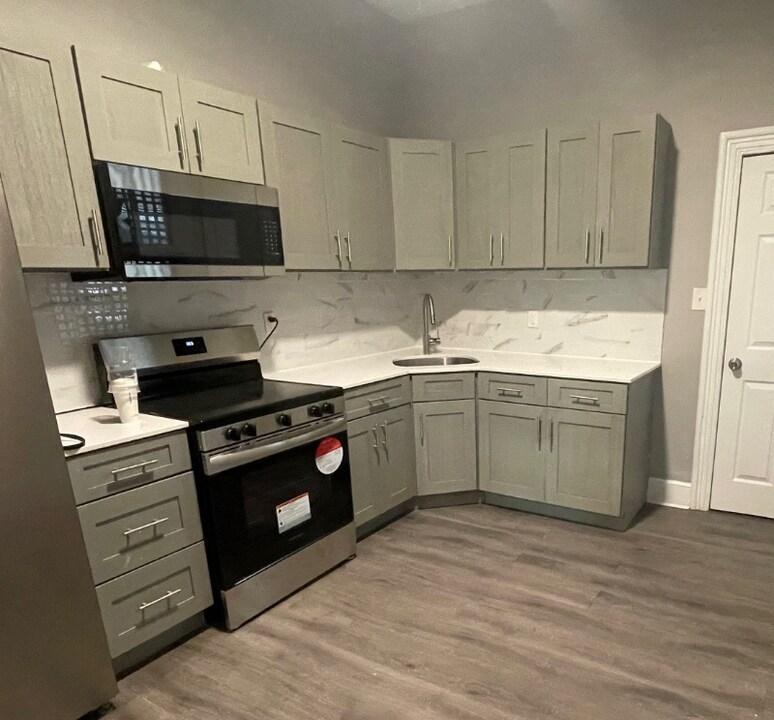 642 E Indiana Ave in Philadelphia, PA - Building Photo
