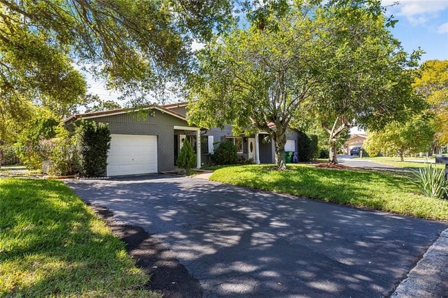9080 NW 23rd St in Coral Springs, FL - Building Photo - Building Photo