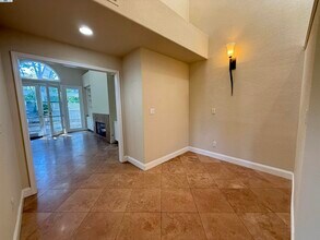 7879 Cypress Creek Ct in Pleasanton, CA - Building Photo - Building Photo