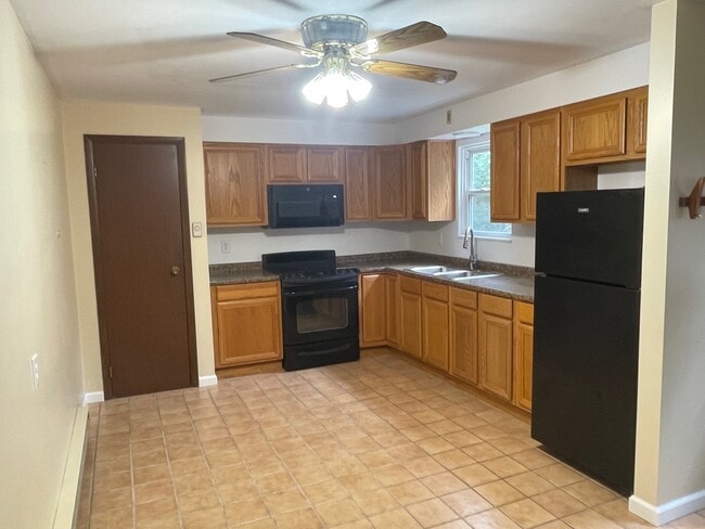 264 Lutz Rd, Unit C in Zelienople, PA - Building Photo - Building Photo