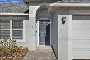 12815 Linden Dr in Spring Hill, FL - Building Photo - Building Photo