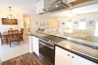 4 Casa Rio Dr in Englewood, FL - Building Photo - Building Photo