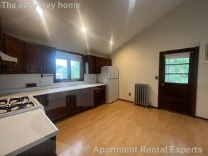 186 Powder House Blvd in Somerville, MA - Foto de edificio - Building Photo