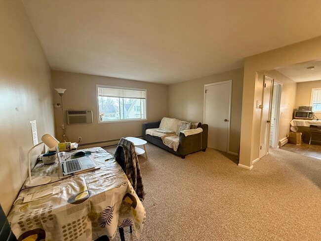 69 Newton St in Waltham, MA - Building Photo - Building Photo