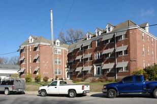 2001 Spring Dr in Louisville, KY - Building Photo