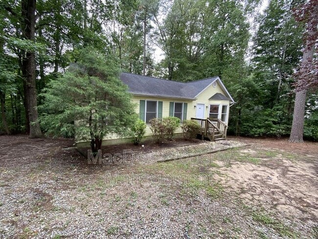 507 Montgomery Dr in Ruther Glen, VA - Building Photo - Building Photo