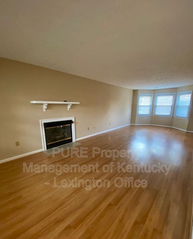 1863 Timber Creek Dr in Lexington, KY - Building Photo - Building Photo