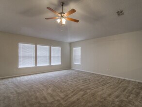 3852 Cedar Bluff Ln in Jacksonville, FL - Foto de edificio - Building Photo