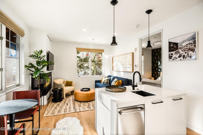 501 W Main St in Aspen, CO - Building Photo - Building Photo