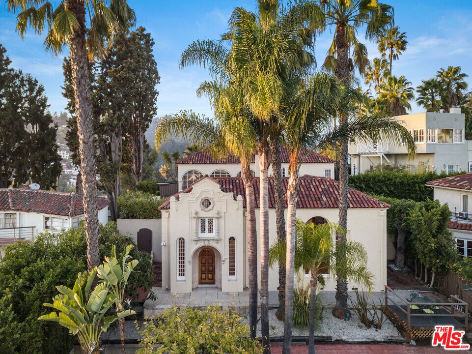 2063 Grace Ave in Los Angeles, CA - Building Photo