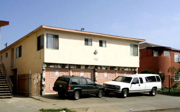 756-758 Cerritos Ave in Long Beach, CA - Building Photo - Building Photo