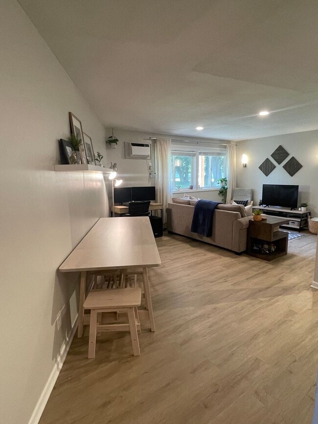 105 Dean Ave E in Champlin, MN - Building Photo - Building Photo