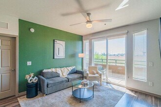 9600 W Georgia Ave in Glendale, AZ - Foto de edificio - Building Photo