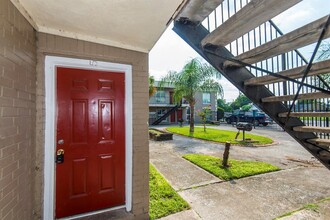 6810 Westover St in Houston, TX - Foto de edificio - Building Photo