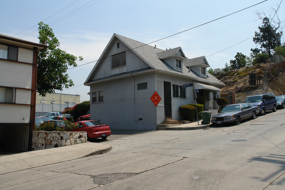 2413 W 4th St in Los Angeles, CA - Building Photo